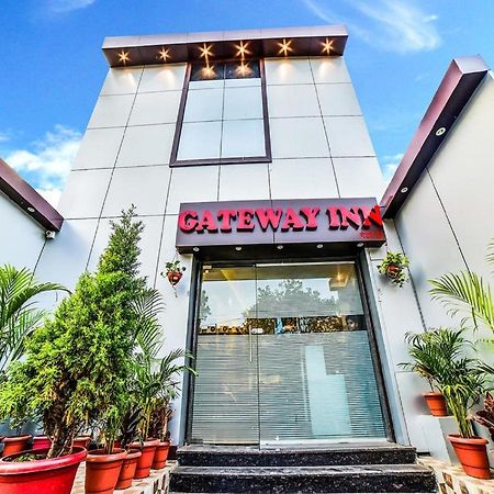 Gateway Inn Мумбай Екстериор снимка